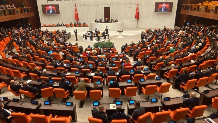 Diyanet İşleri Başkanlığı'na ilişkin düzenlemelerin yer aldığı kanun teklifi, TBMM'de kabul edildi