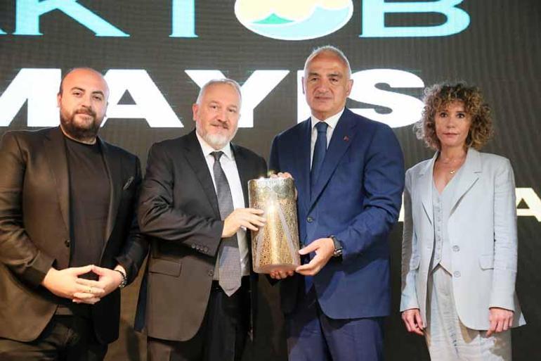 Bakan Ersoy: Temel hedef, 81 ilde 12 ay turizm