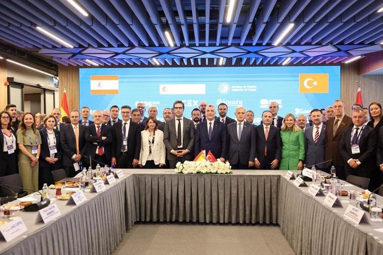 Ticaret Bakanı Bolat: Türk şirketleri için finansman fırsatları duyurmaktan mutluluk duyuyoruz