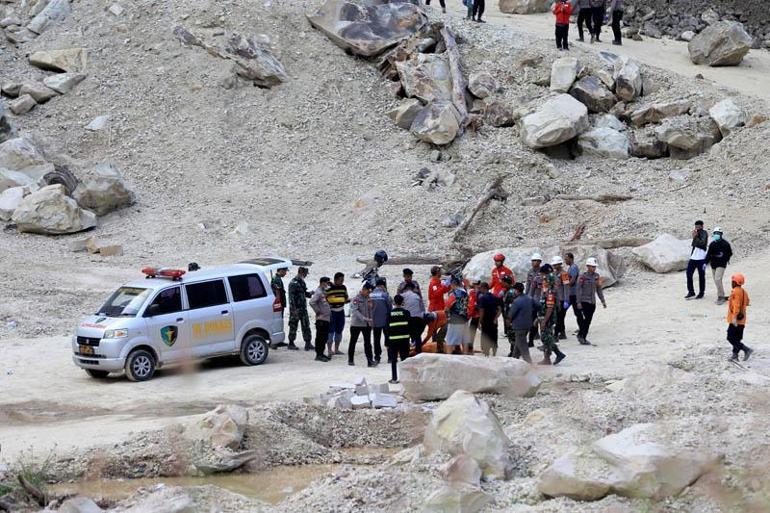 Endonezya’da taş ocağında göçük: 10 ölü